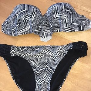 Strapless push-up swimsuit